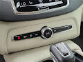 2022 Volvo XC90 T5 Momentum