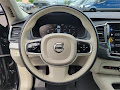 2022 Volvo XC90 T5 Momentum