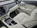 2022 Volvo XC90 T5 Momentum