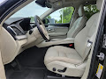 2022 Volvo XC90 T5 Momentum