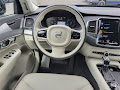 2022 Volvo XC90 T5 Momentum