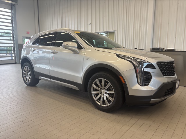 2022 Cadillac XT4 Premium Luxury