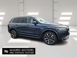 2022 Volvo XC90 T6 Momentum