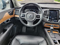2022 Volvo XC90 T6 Momentum