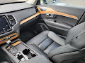2022 Volvo XC90 T6 Momentum
