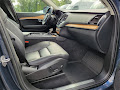 2022 Volvo XC90 T6 Momentum