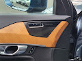 2022 Volvo XC90 T6 Momentum