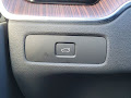 2023 Volvo XC60 B5 Ultimate Bright Theme