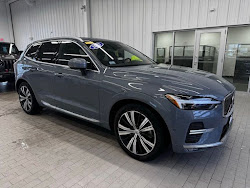 2023 Volvo XC60 B5 Ultimate Bright Theme