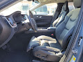 2023 Volvo XC60 B5 Ultimate Bright Theme